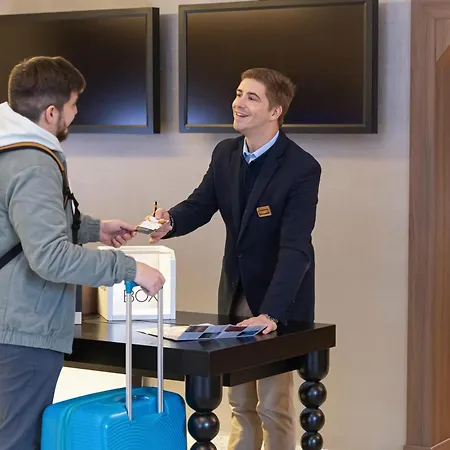 Mercure Centre Grand Place מלון 4*