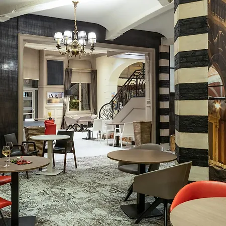 Mercure Centre Grand Place מלון