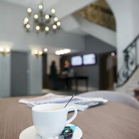 Mercure Centre Grand Place فندق 4*