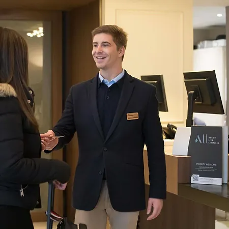 Mercure Centre Grand Place Hotel 4*