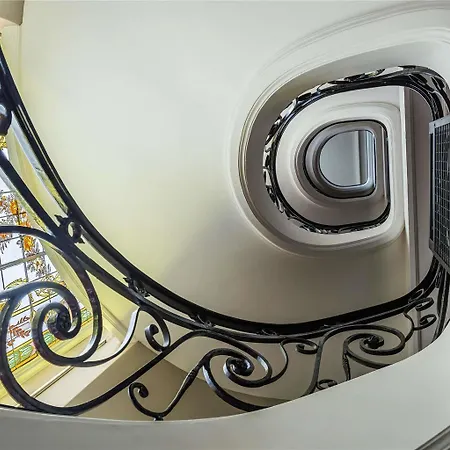 Mercure Centre Grand Place 4* Lila